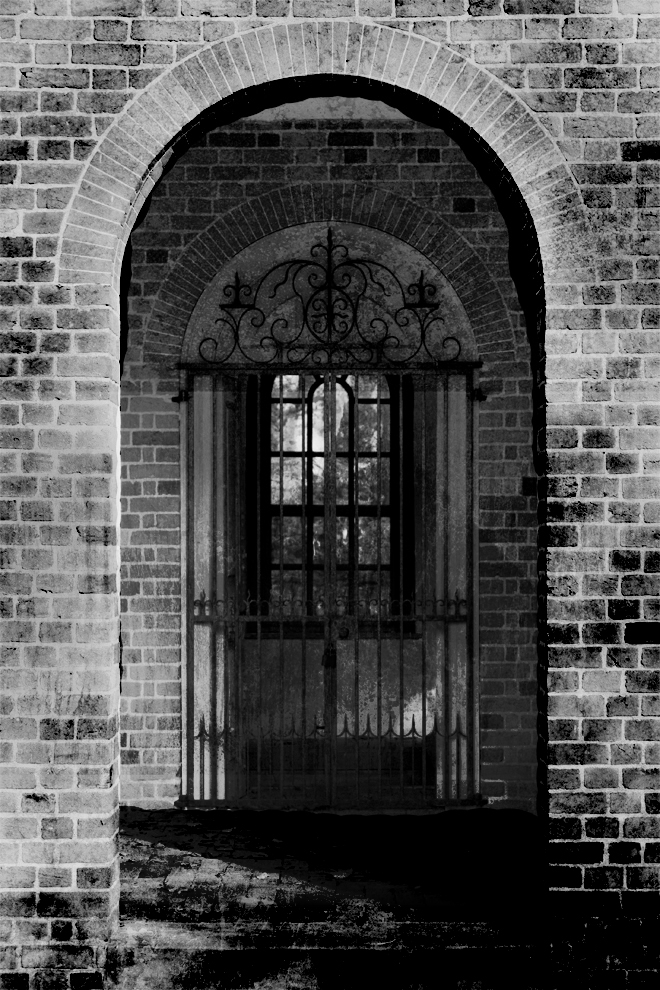 cryptdoor_bw